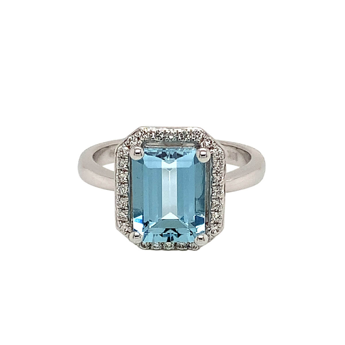 Emerald Cut Aquamarine & Diamond Cluster Ringe