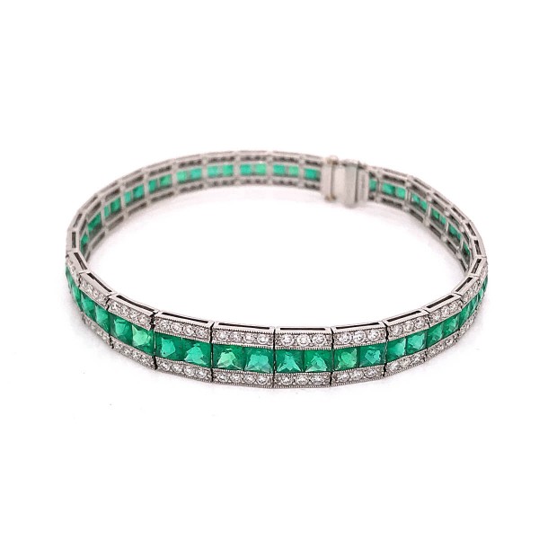 9ct Yellow Gold Emerald Crystal Claddagh Bangle | Jewellerybox.co.uk