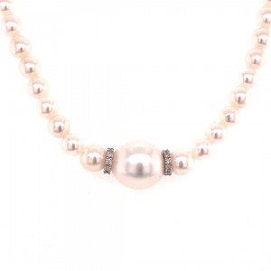 18ct White Gold Cultured Pearl & Diamond Necklace