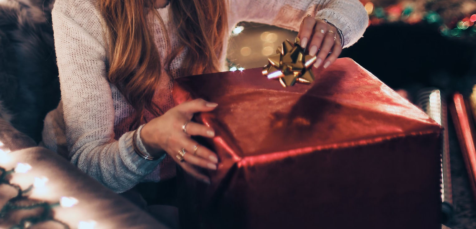 How to Wear Jewellery at Christmas